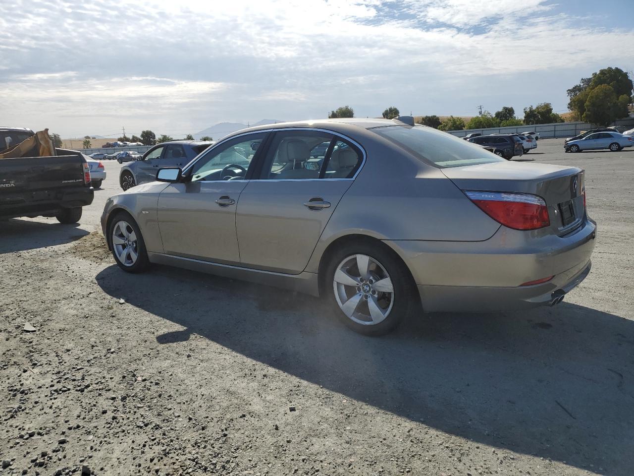 2008 BMW 528 I - Фото 2