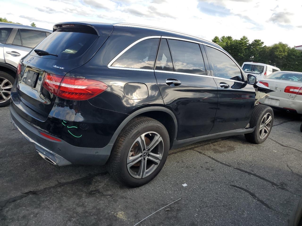 2017 Mercedes-Benz Glc 300 4Matic - Фото 3
