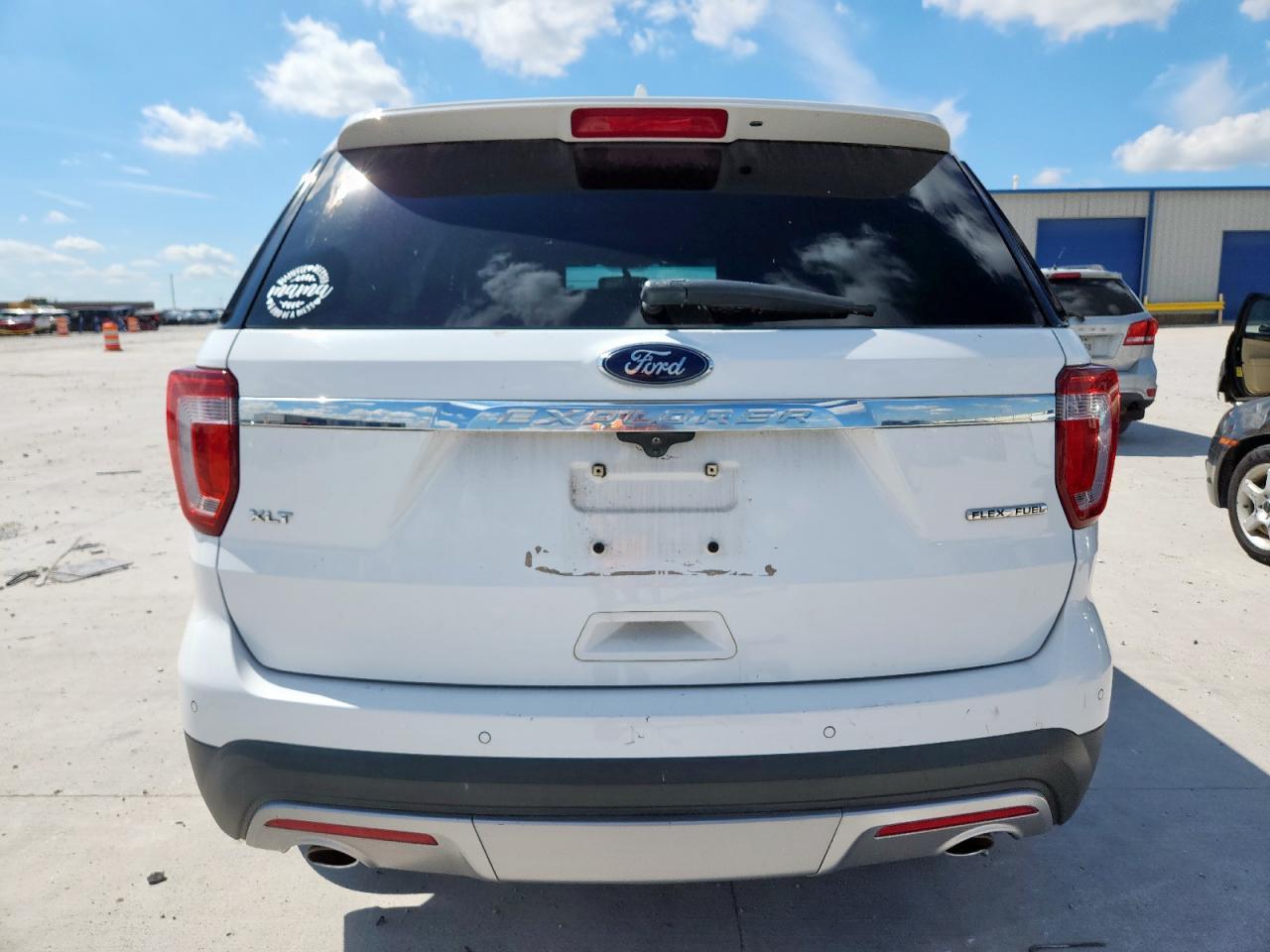 2016 Ford Explorer Xlt - Image 6