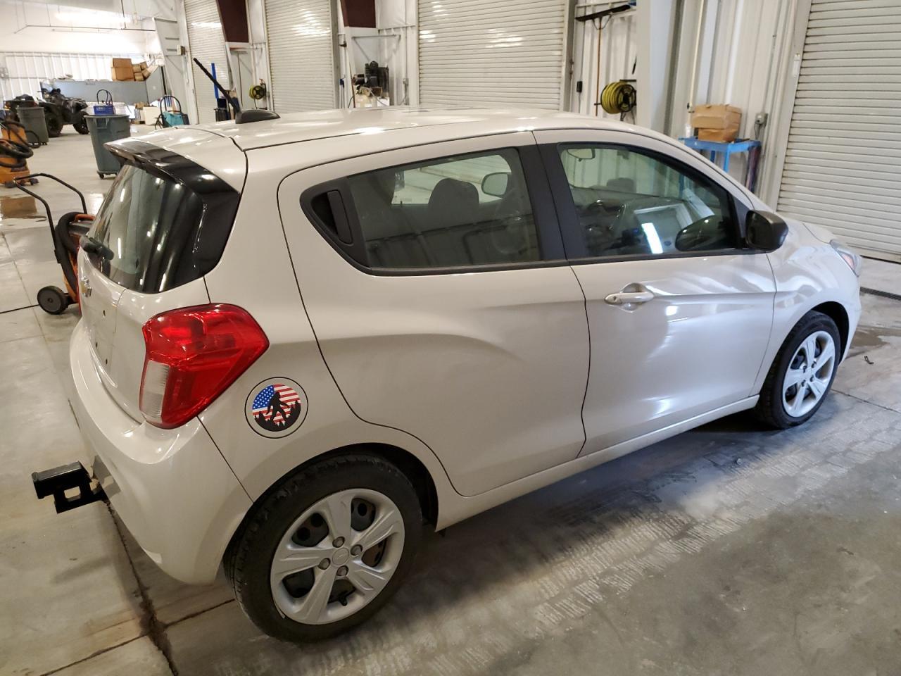 2020 Chevrolet Spark Ls - Фото 3