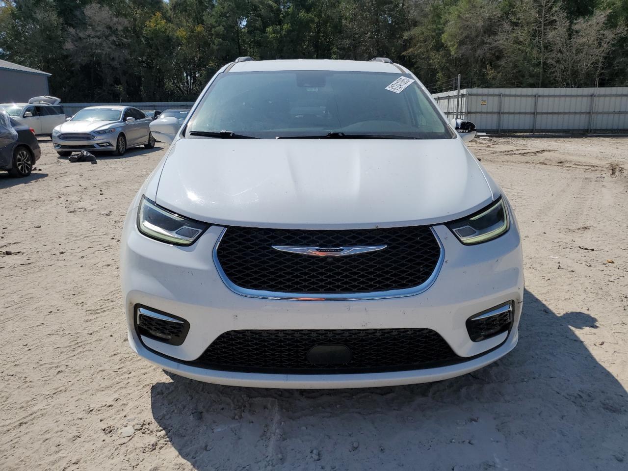 2022 Chrysler Pacifica Touring L - Фото 5