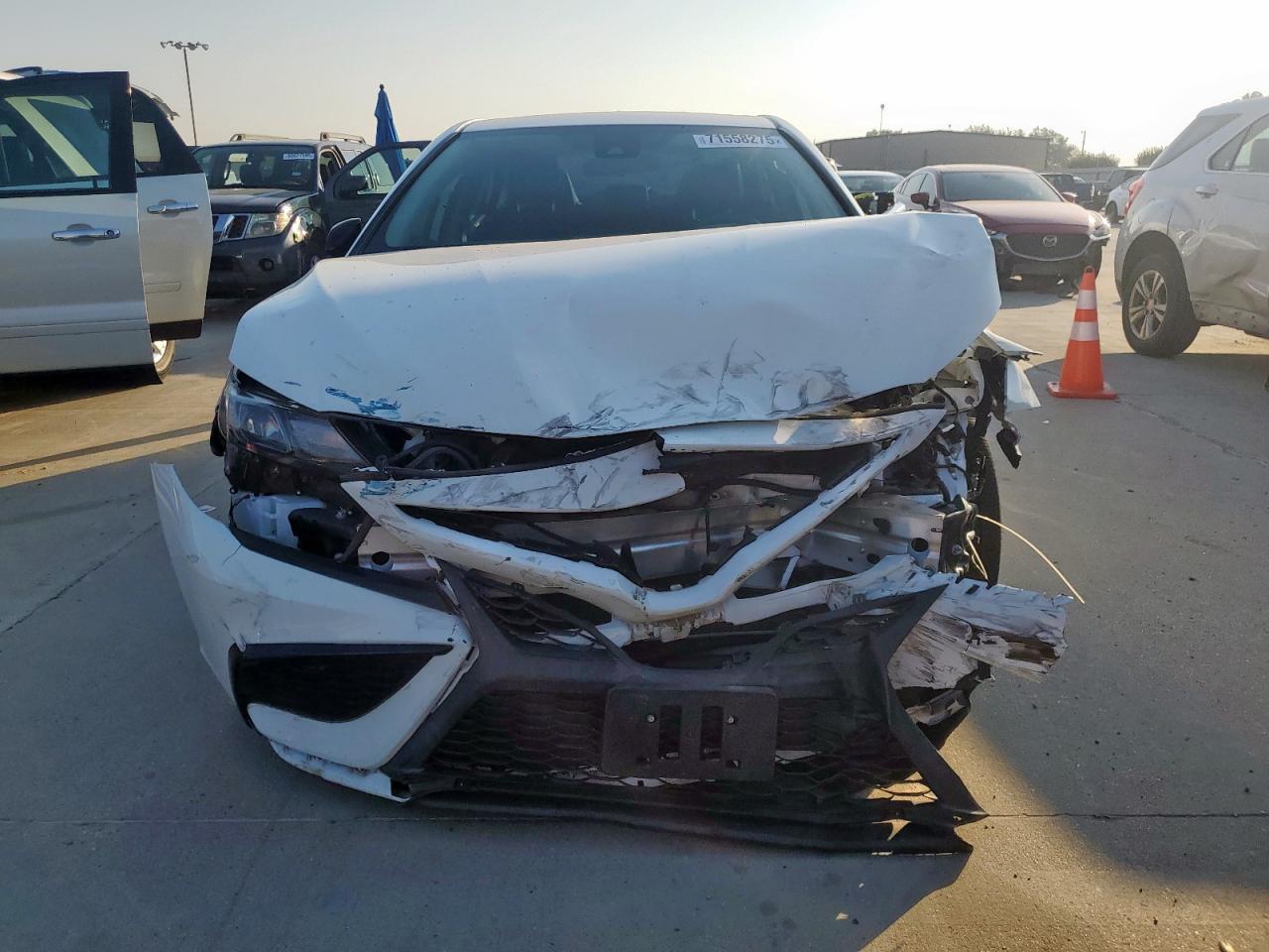 2022 Toyota Camry Se - Фото 5