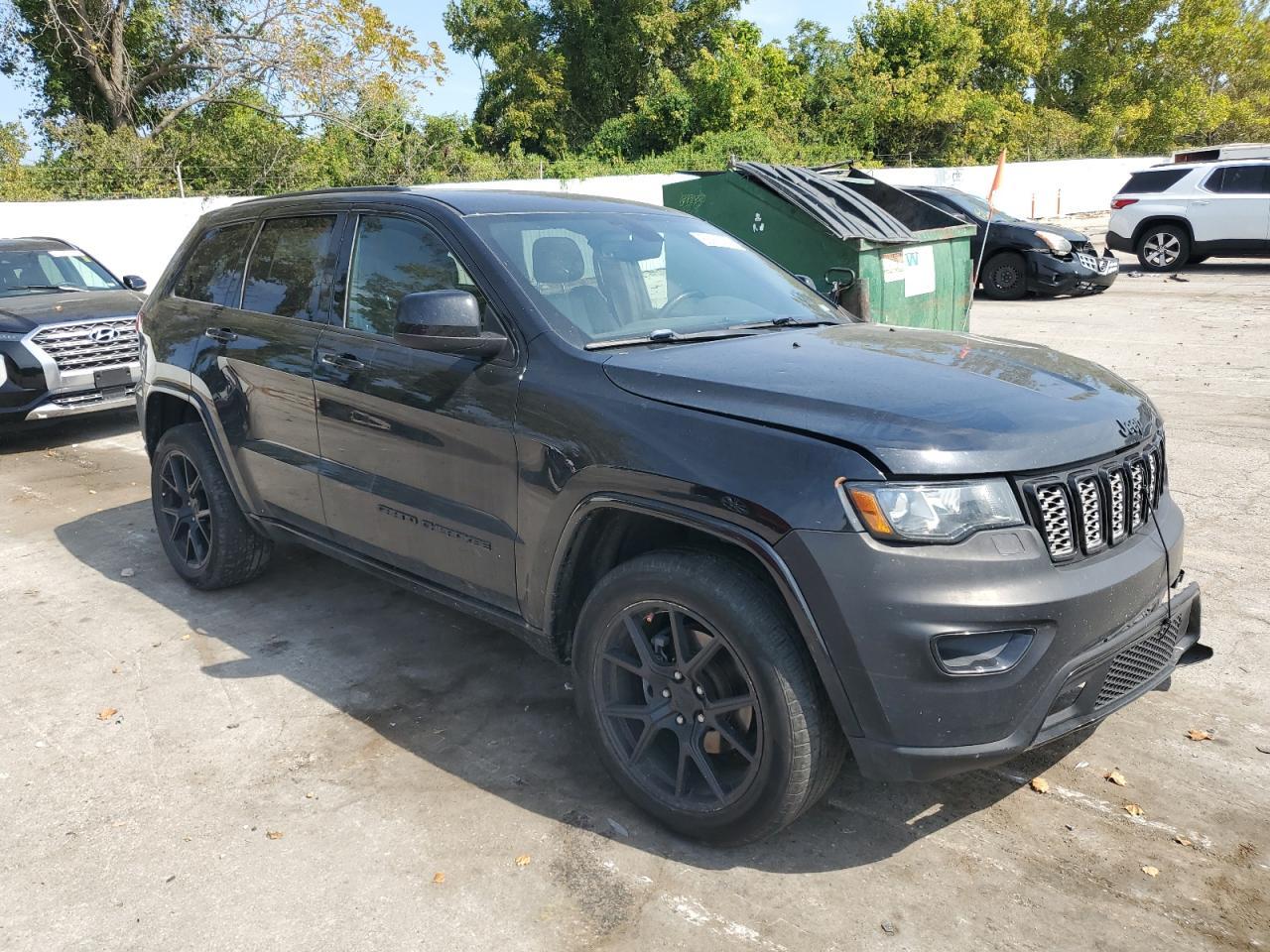 2018 Jeep Grand Cherokee Laredo - Фото 4