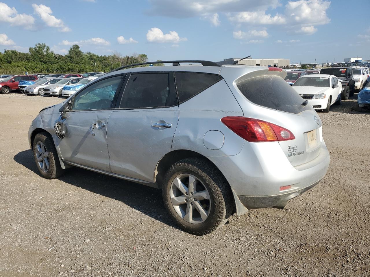 2010 Nissan Murano S - Фото 2