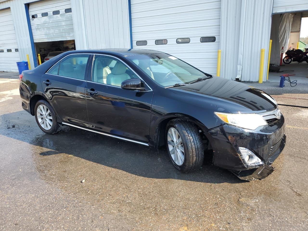 2014 Toyota Camry L - Фото 4