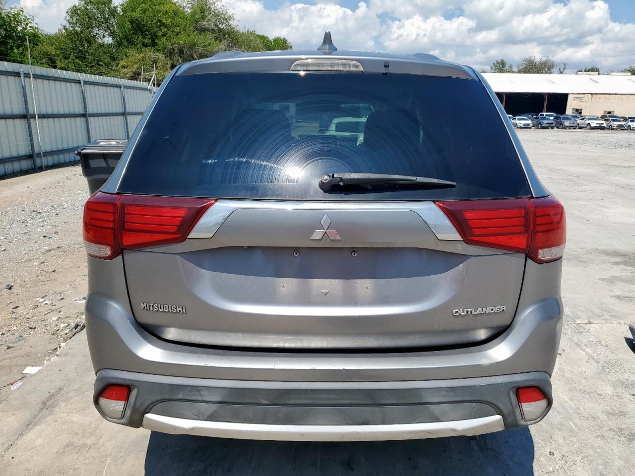 2018 Mitsubishi Outlander Se - Image 6
