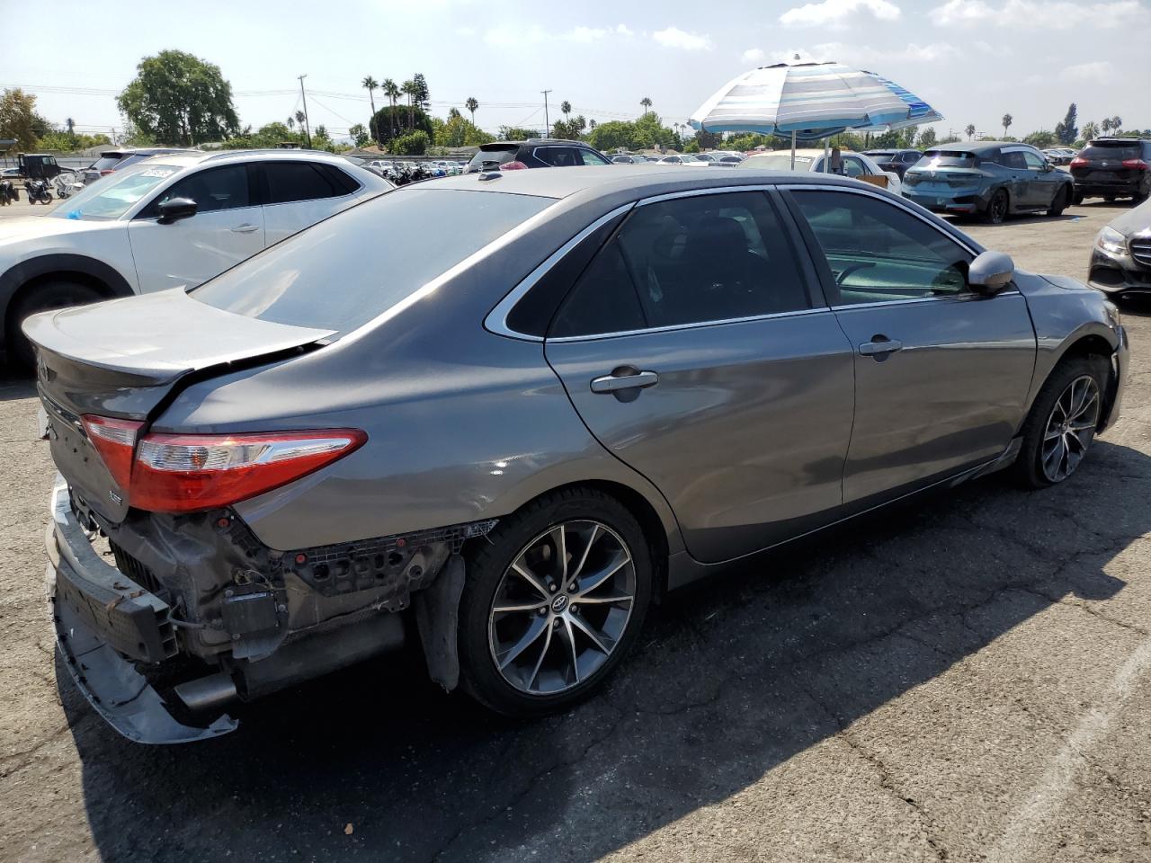 2016 Toyota Camry Xse - Фото 3