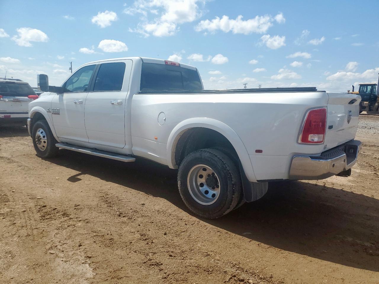 2015 Ram 3500 Laramie - Фото 2