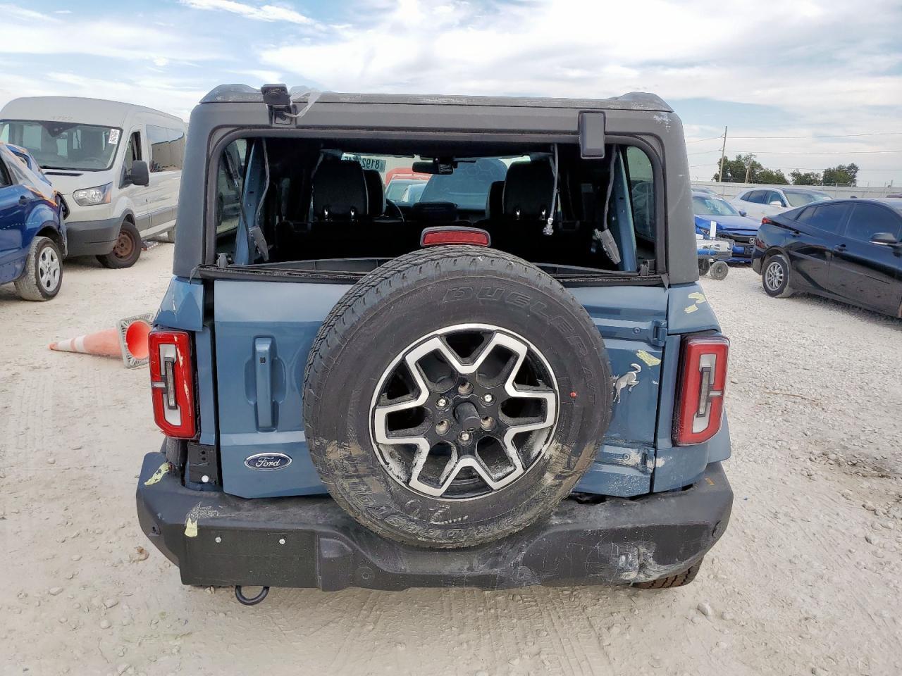 2025 Ford Bronco Outer Banks - Фото 6