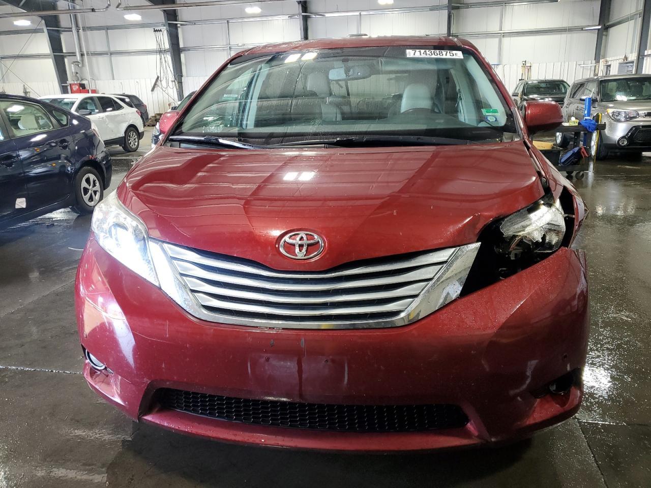 2012 Toyota Sienna Limited 7-Passenger - Фото 5
