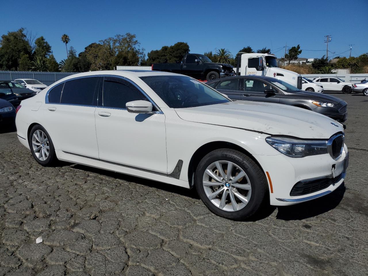 2018 BMW 740 I - Фото 4