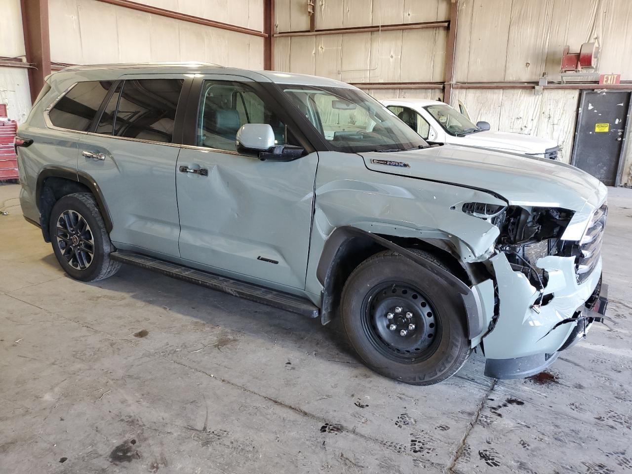 2024 Toyota Sequoia Sr5 - Image 4