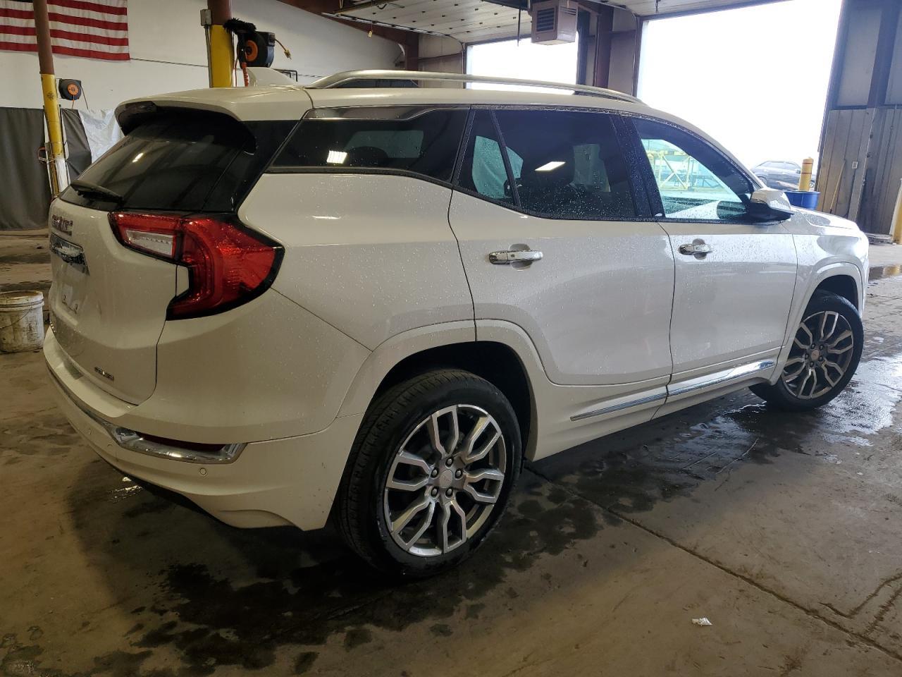 2024 GMC Terrain Denali - Image 3