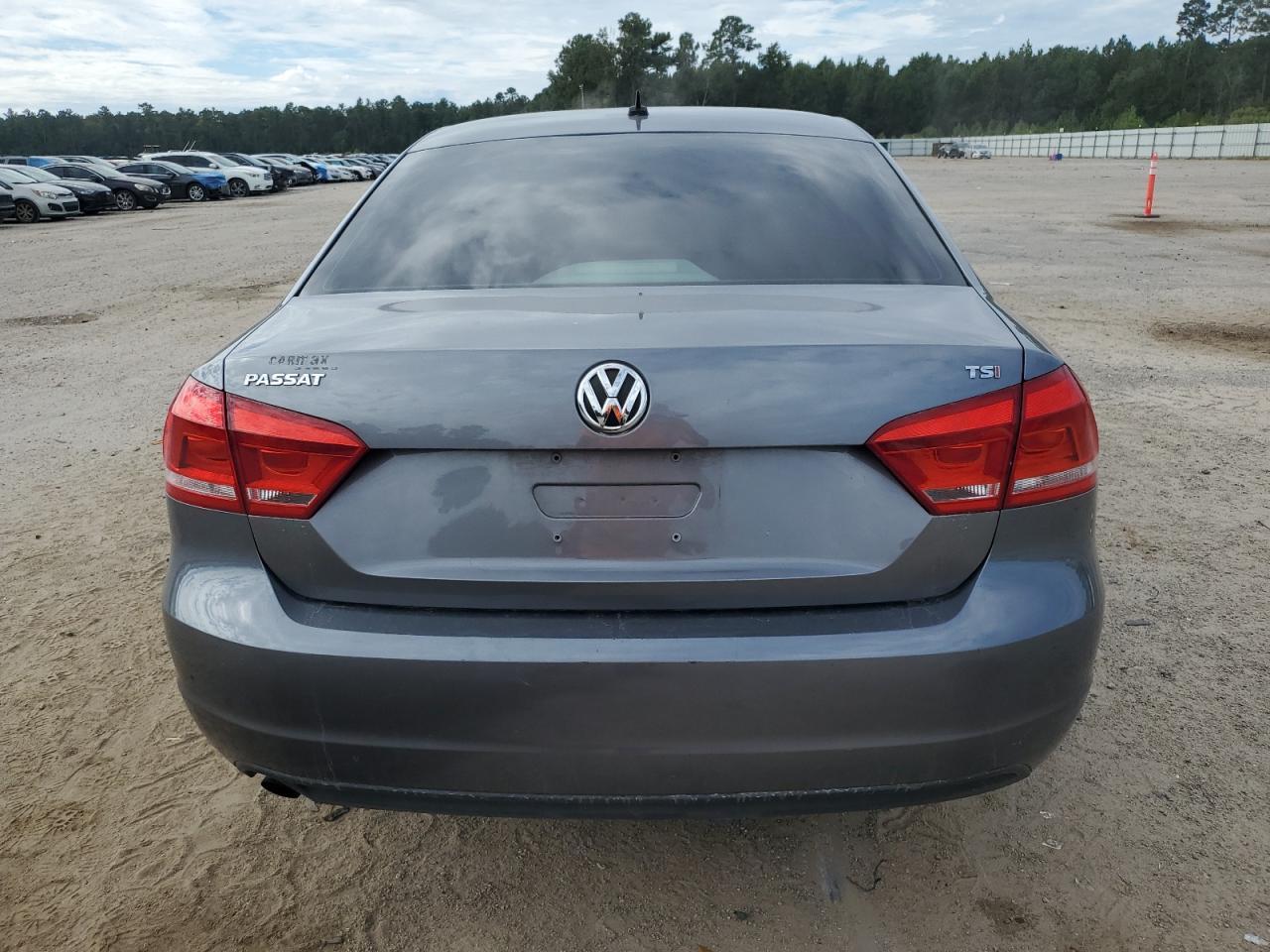 2015 Volkswagen Passat S - Фото 6