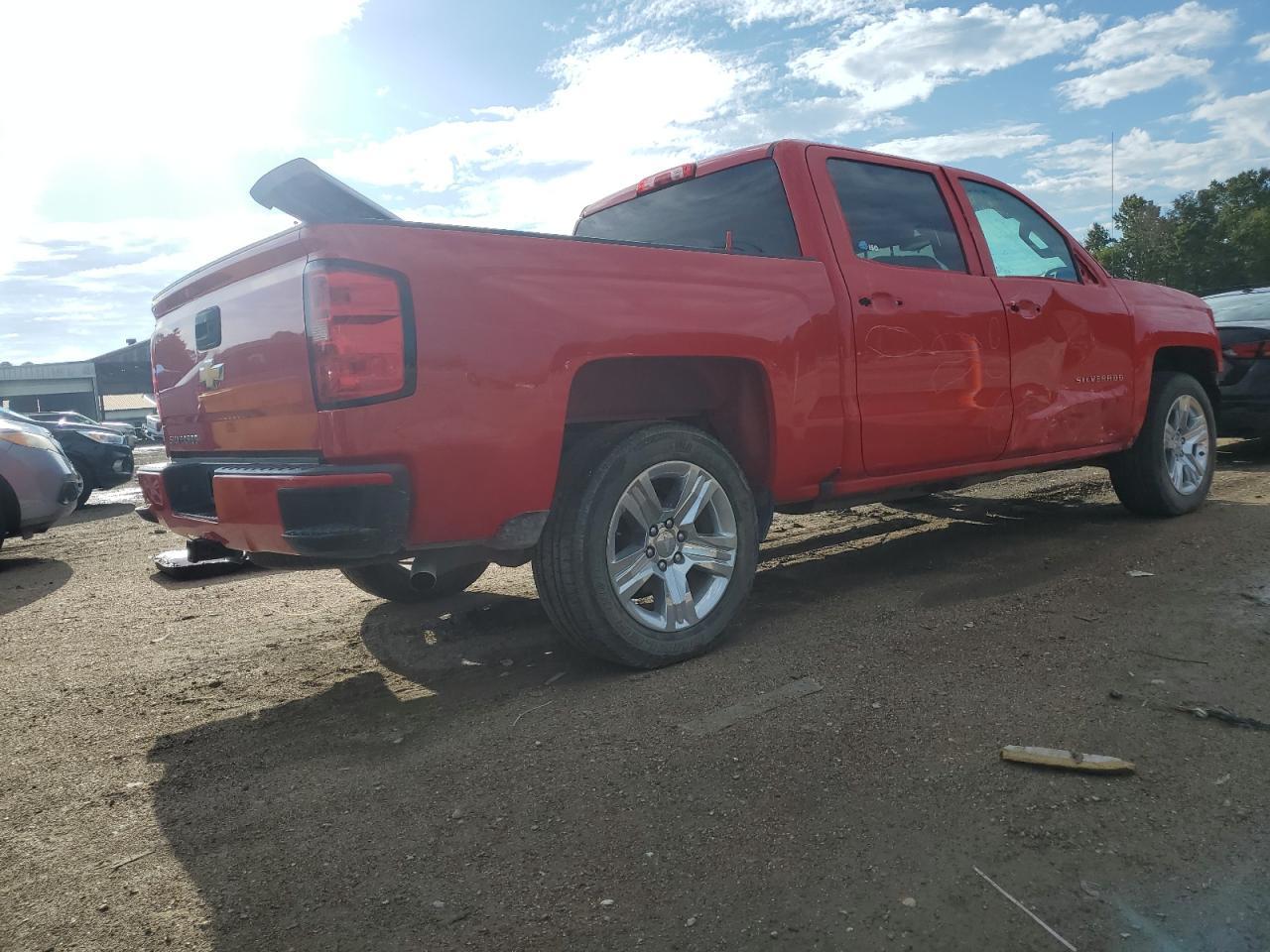 2018 Chevrolet Silverado C1500 Custom - Фото 3