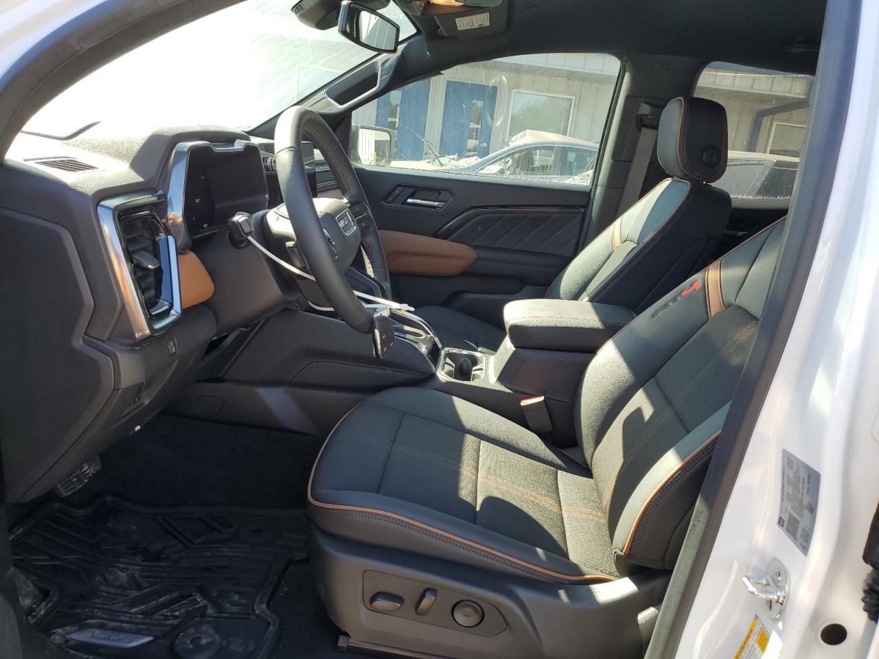 2024 GMC Canyon At4 - Image 7