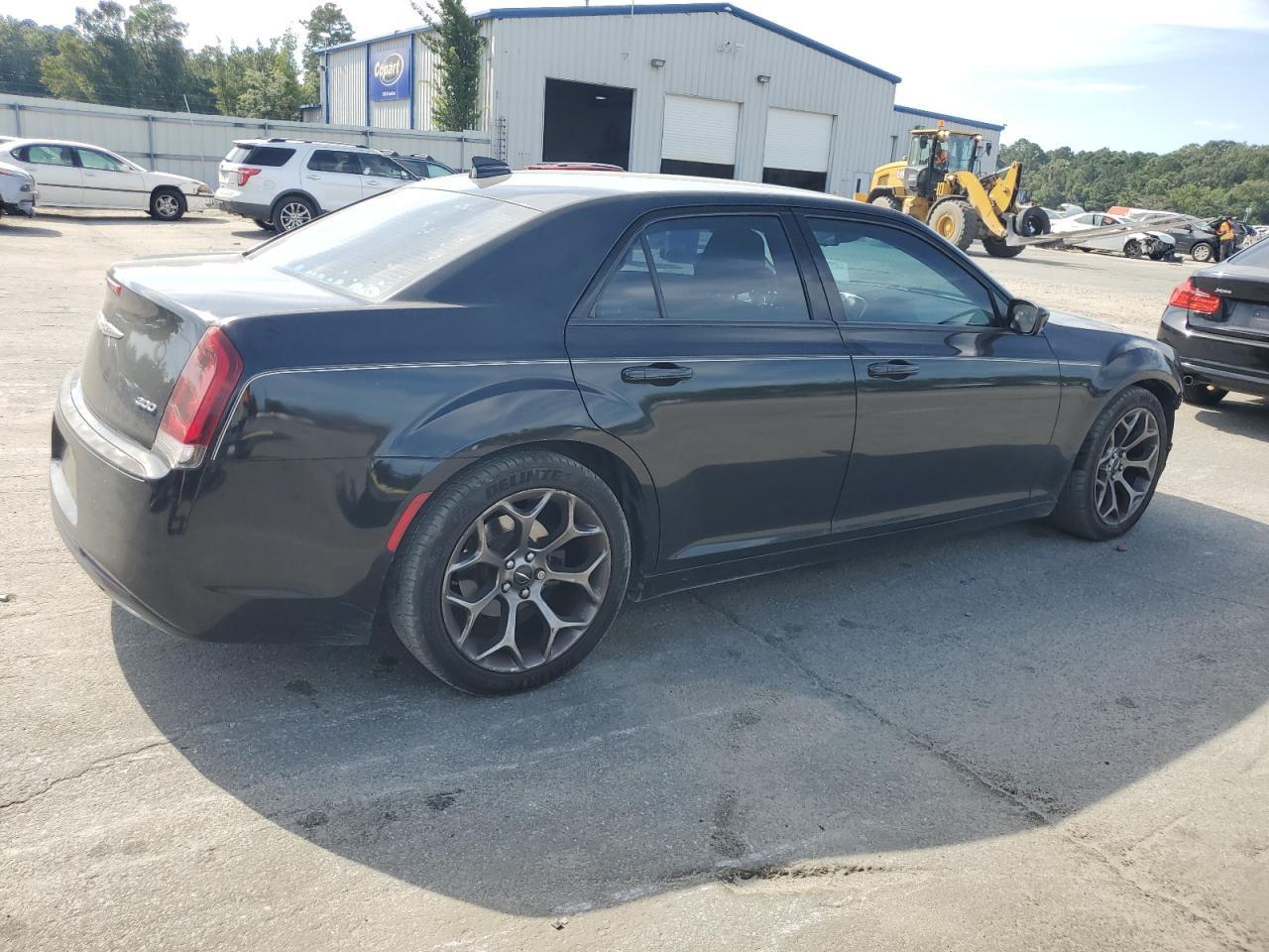 2018 Chrysler 300 Touring - Image 3