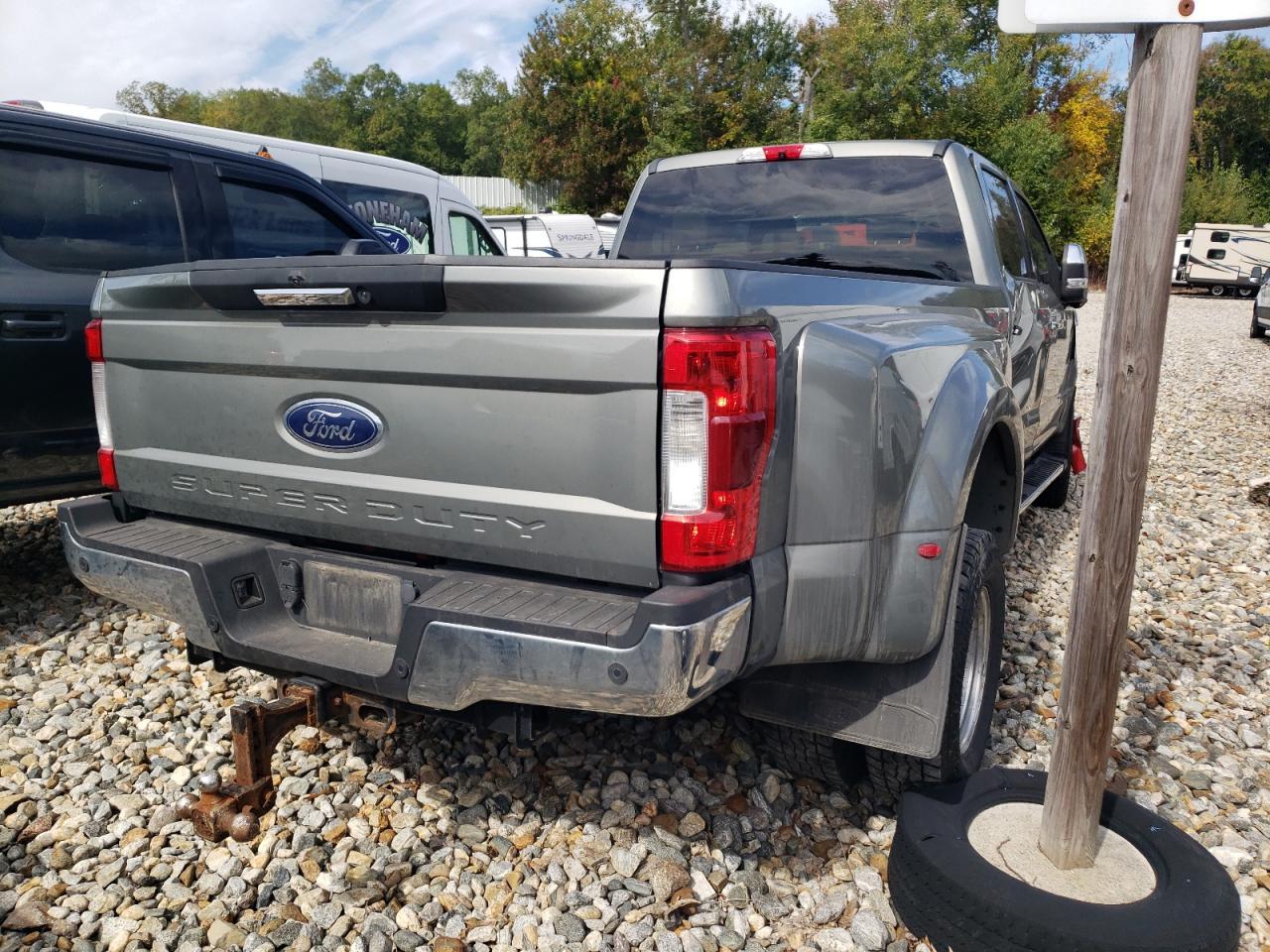 2019 Ford F350 Super Duty - Image 3