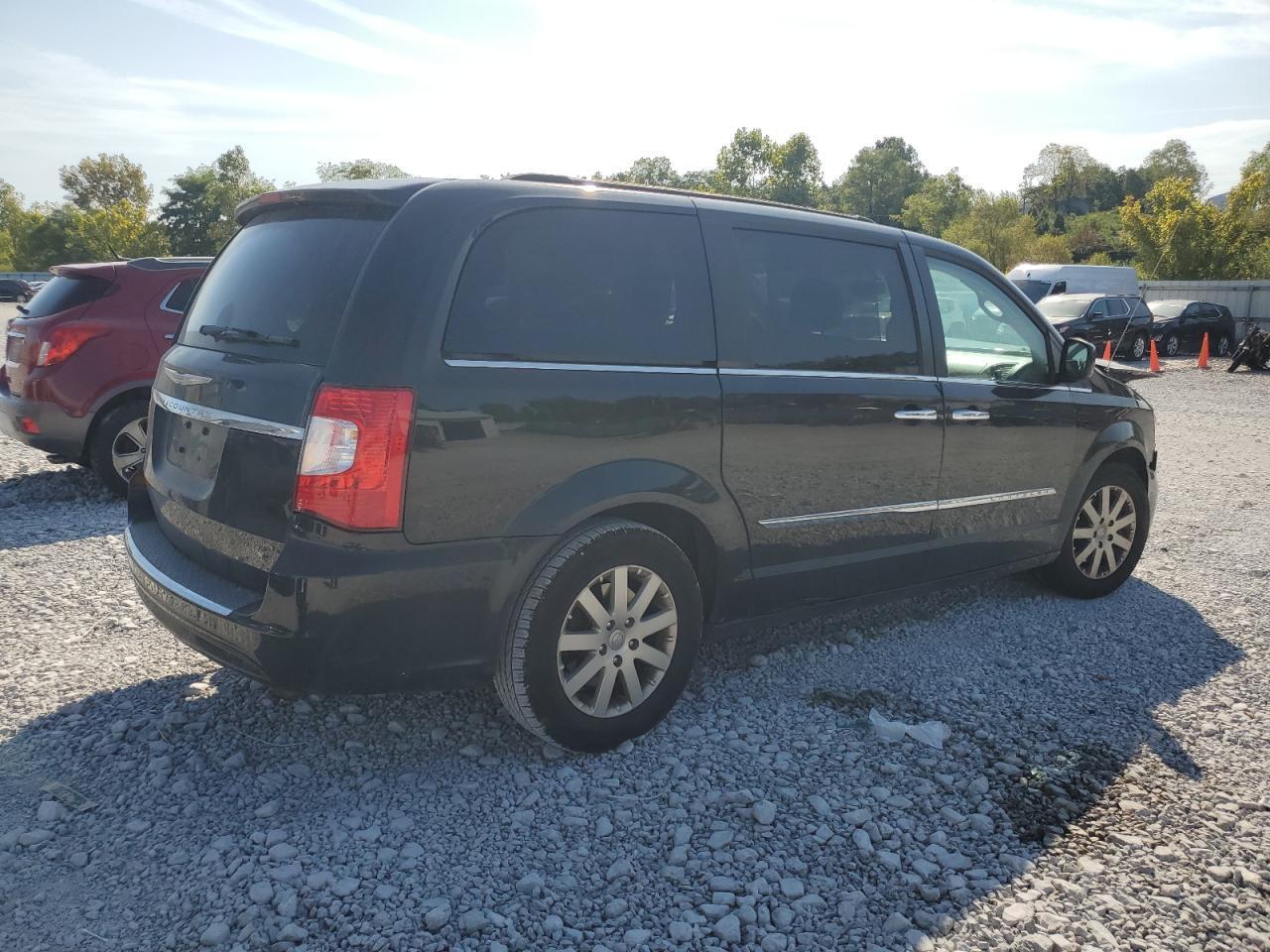 2015 Chrysler Town & Country Touring - Фото 3