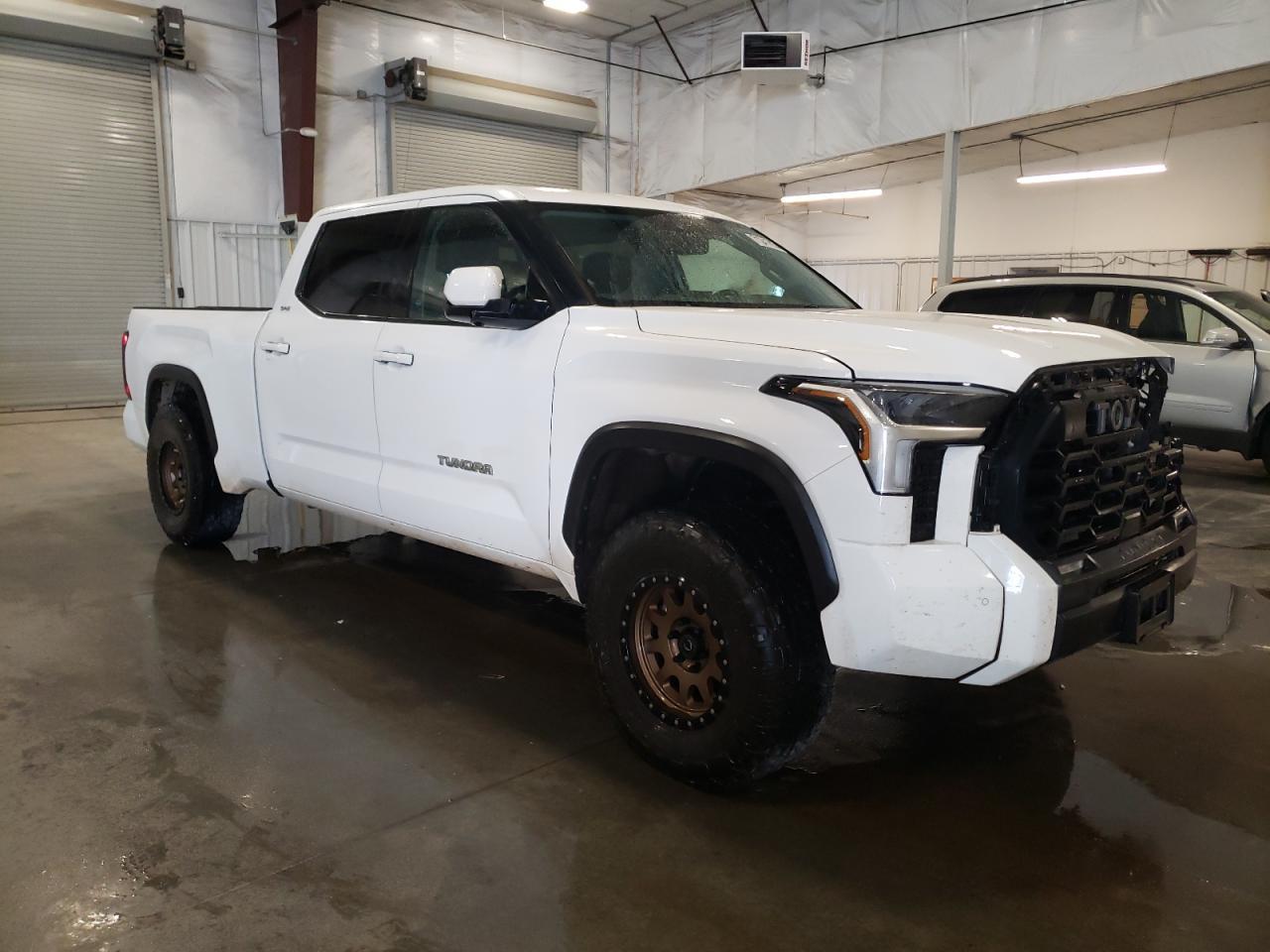 2022 Toyota Tundra Crewmax Sr5 - Фото 4