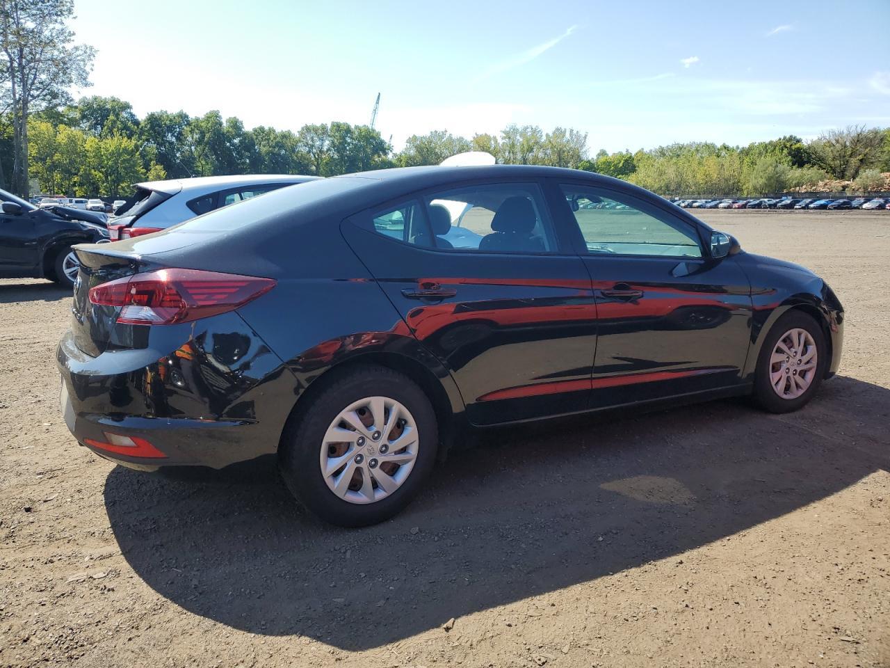 2020 Hyundai Elantra Se - Фото 3