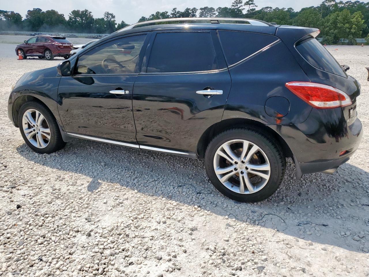 2011 Nissan Murano S - Image 2