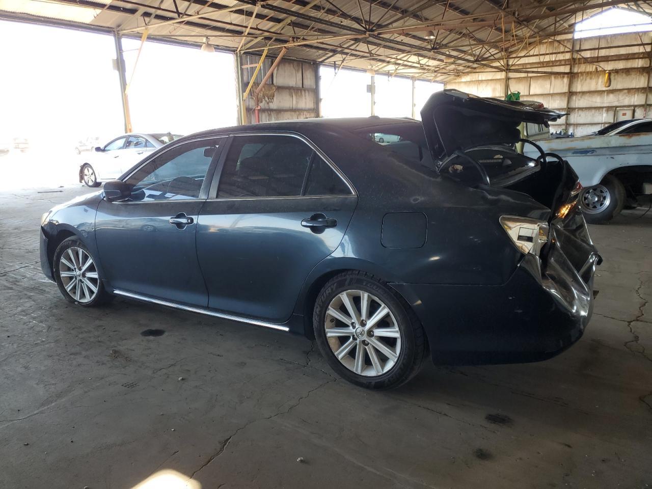 2013 Toyota Camry L - Фото 2
