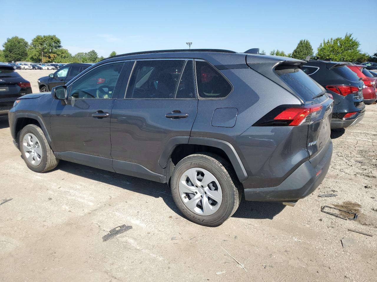 2021 Toyota Rav4 Le - Фото 2