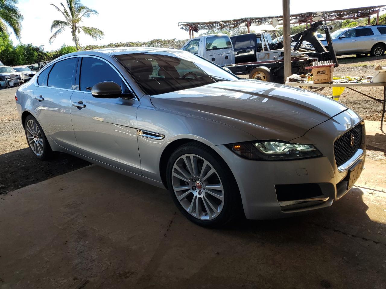 2019 Jaguar Xf Prestige - Image 4