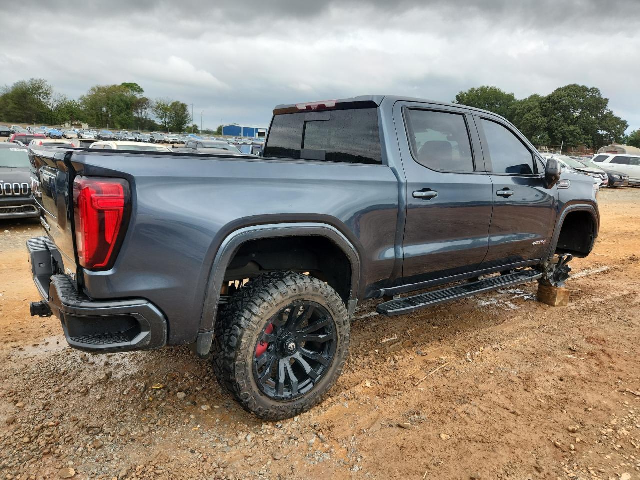 2020 GMC Sierra K1500 At4 - Фото 3