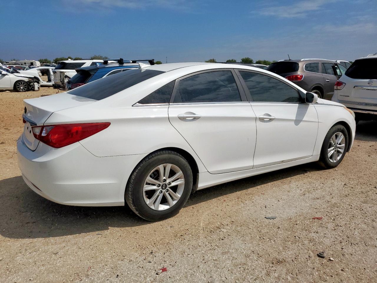 2013 Hyundai Sonata Gls - Image 3