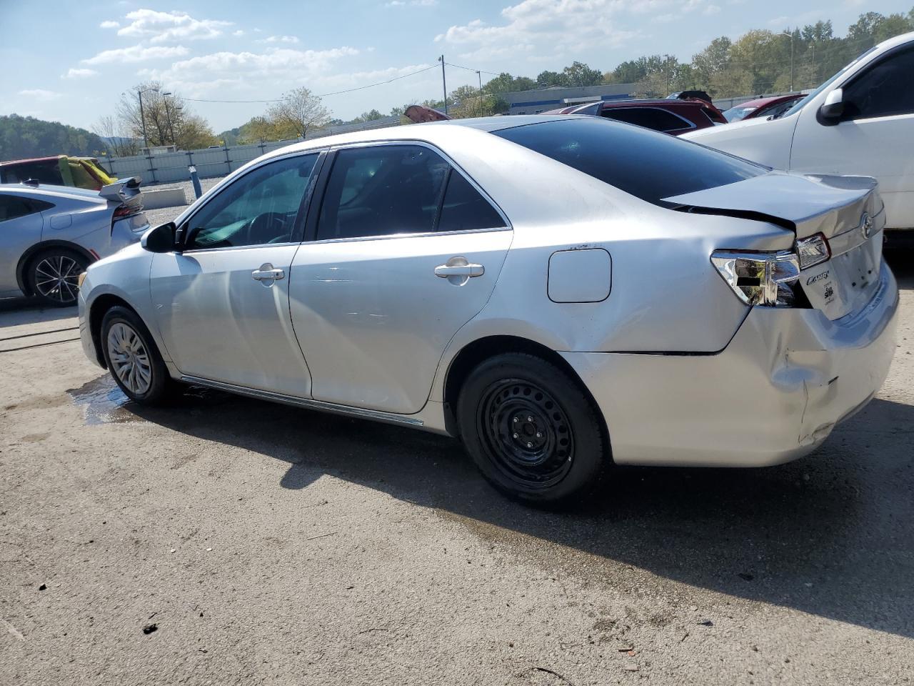 2012 Toyota Camry Base - Фото 2