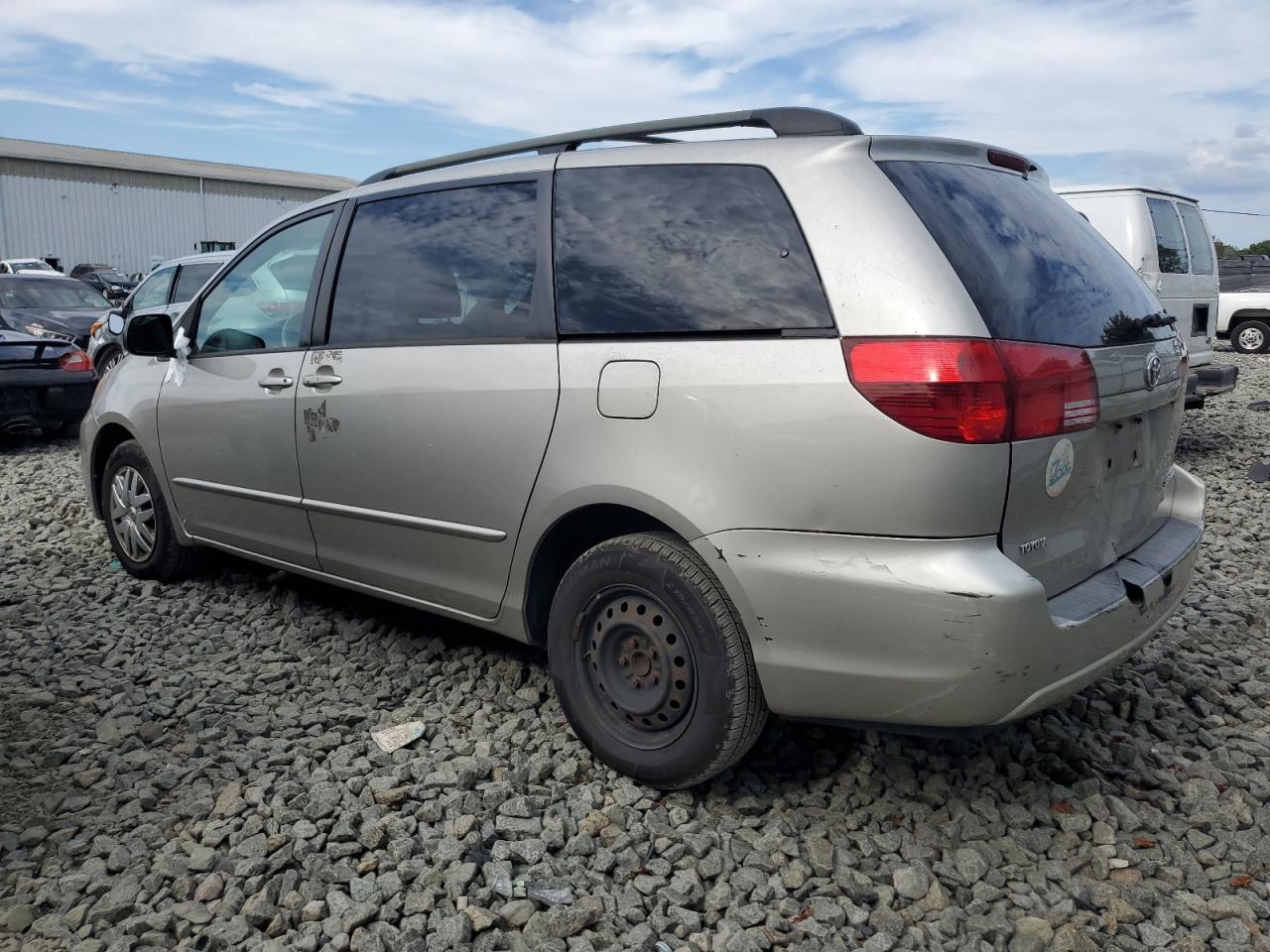 2005 Toyota Sienna Ce - Image 2