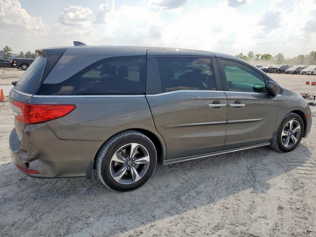 2018 Honda Odyssey Touring - Фото 3
