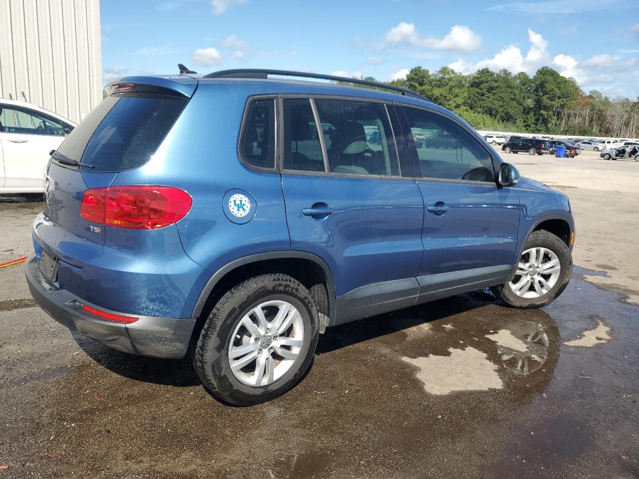 2017 Volkswagen Tiguan S - Image 3