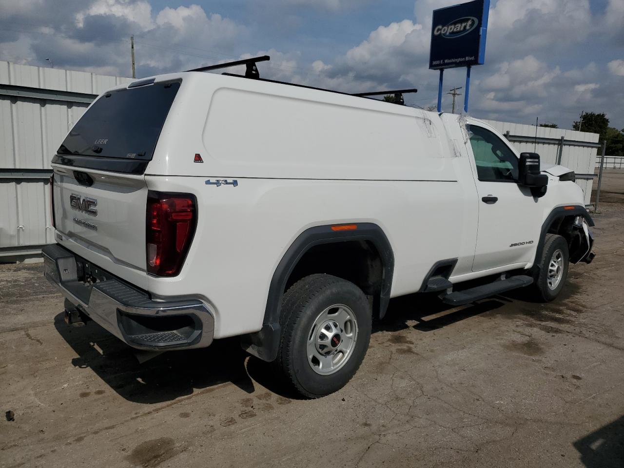 2022 GMC Sierra K2500 Heavy Duty - Image 3