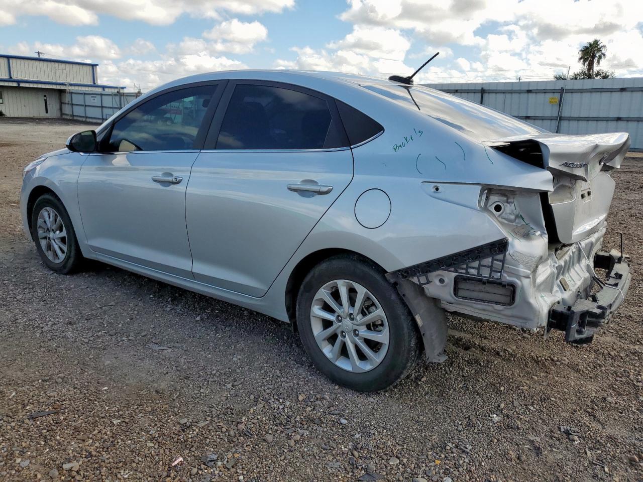 2022 Hyundai Accent Se - Фото 2