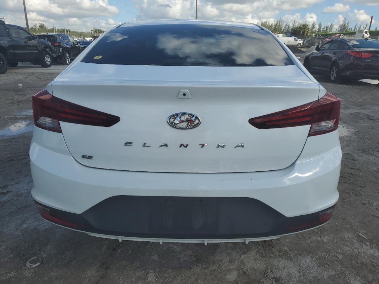 2019 Hyundai Elantra Se - Фото 6