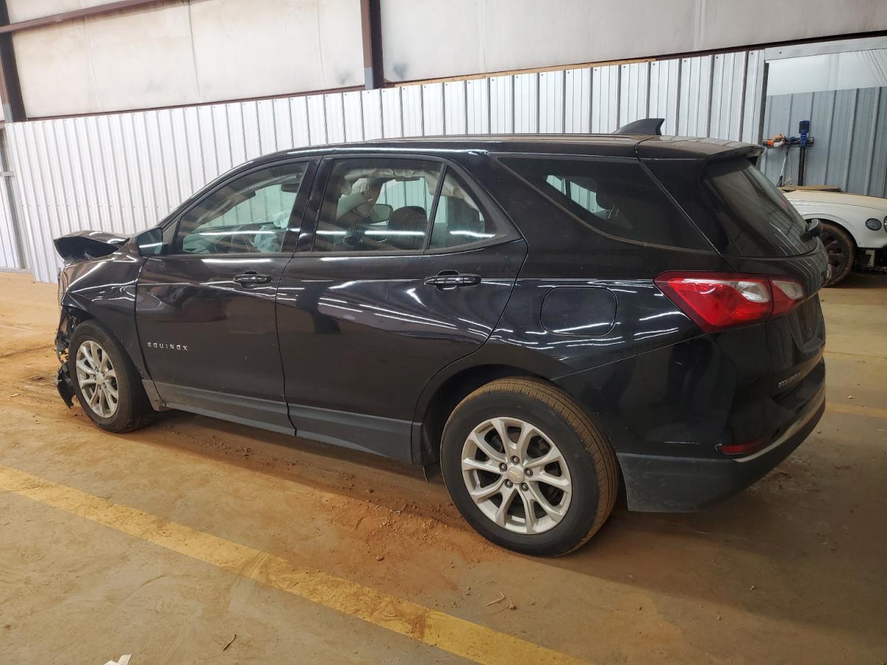 2018 Chevrolet Equinox Ls - Фото 2