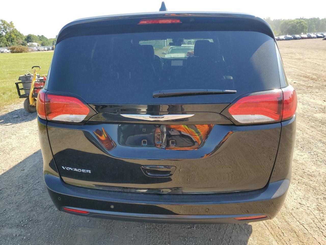 2026 Chrysler Voyager Lx - Фото 6