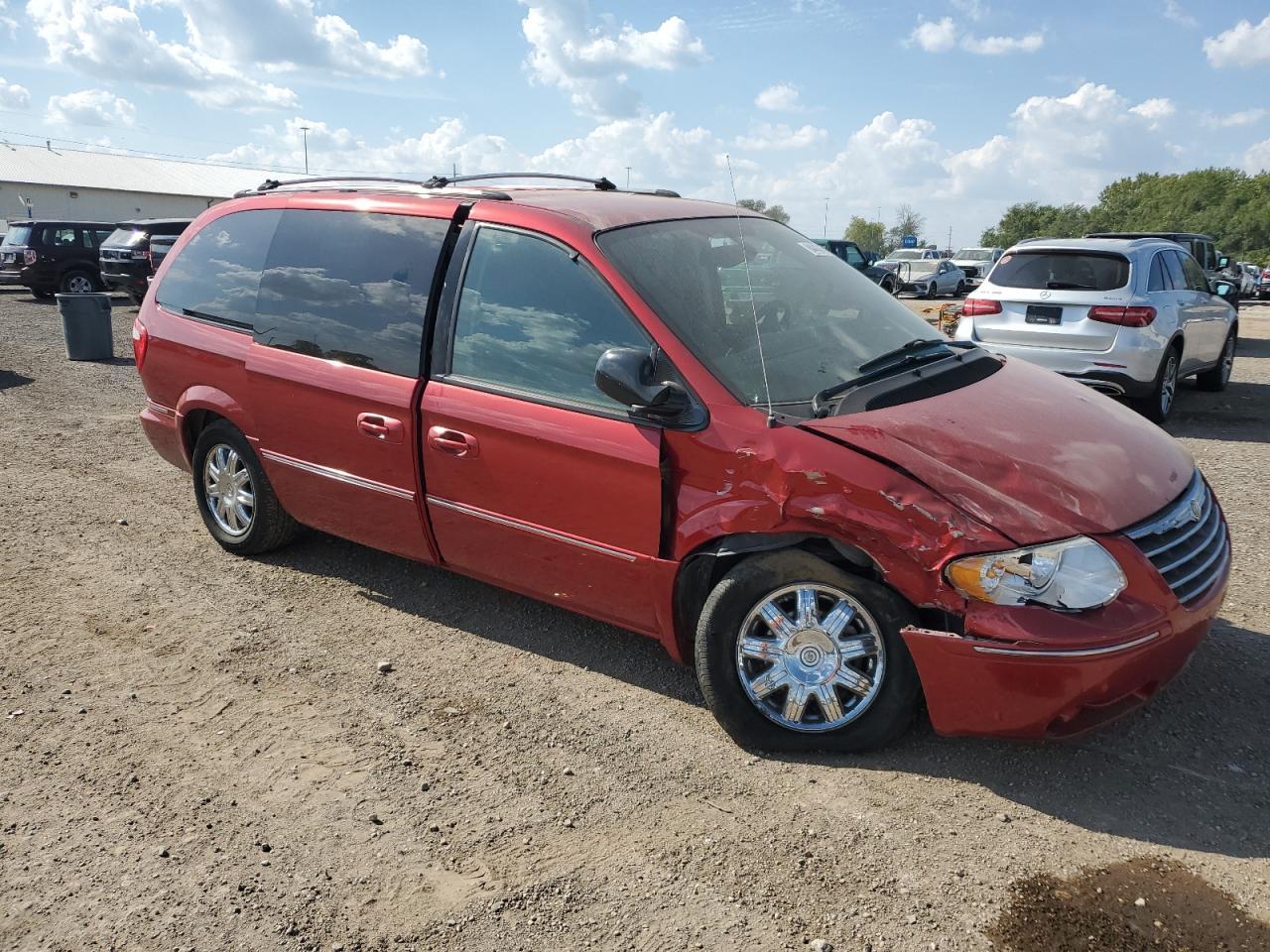 2005 Chrysler Town & Country Limited - Фото 4