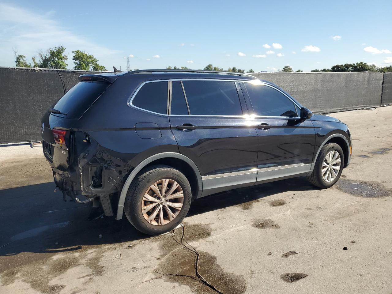 2018 Volkswagen Tiguan Se - Image 3