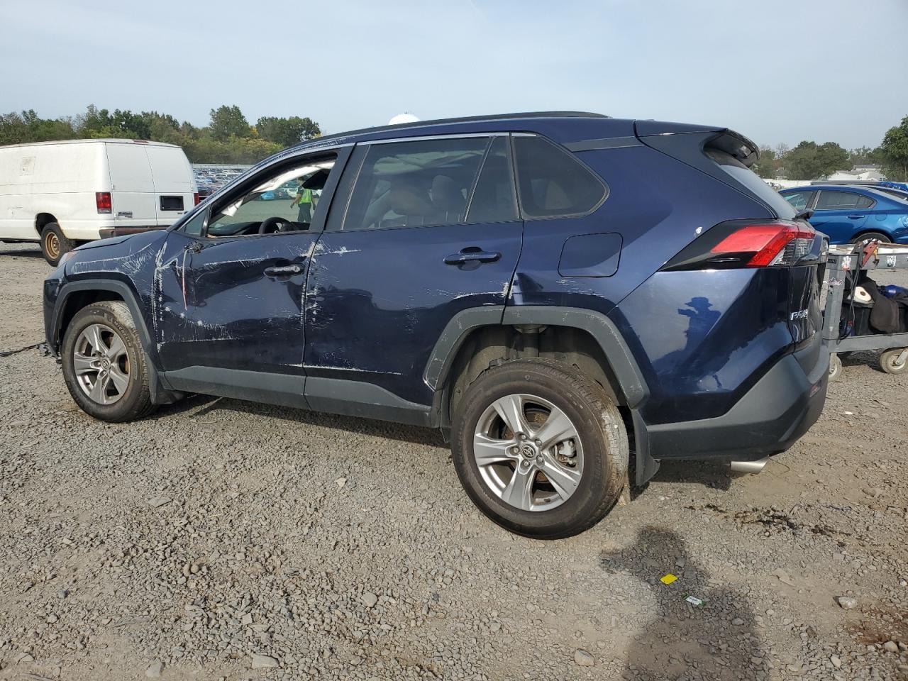 2024 Toyota Rav4 Xle - Фото 2