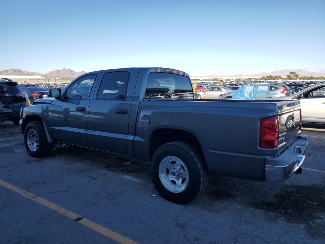2006 Dodge Dakota Quad Slt - Image 2