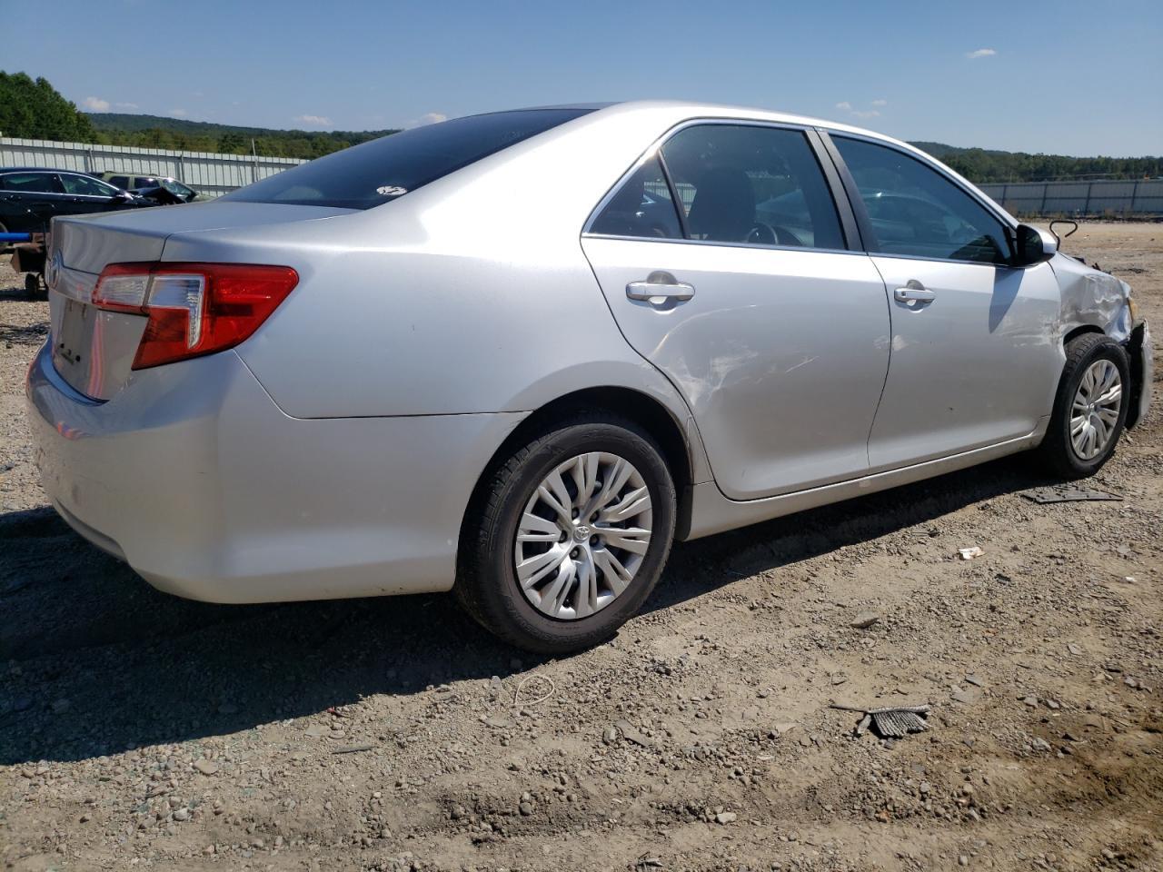 2013 Toyota Camry L - Фото 3