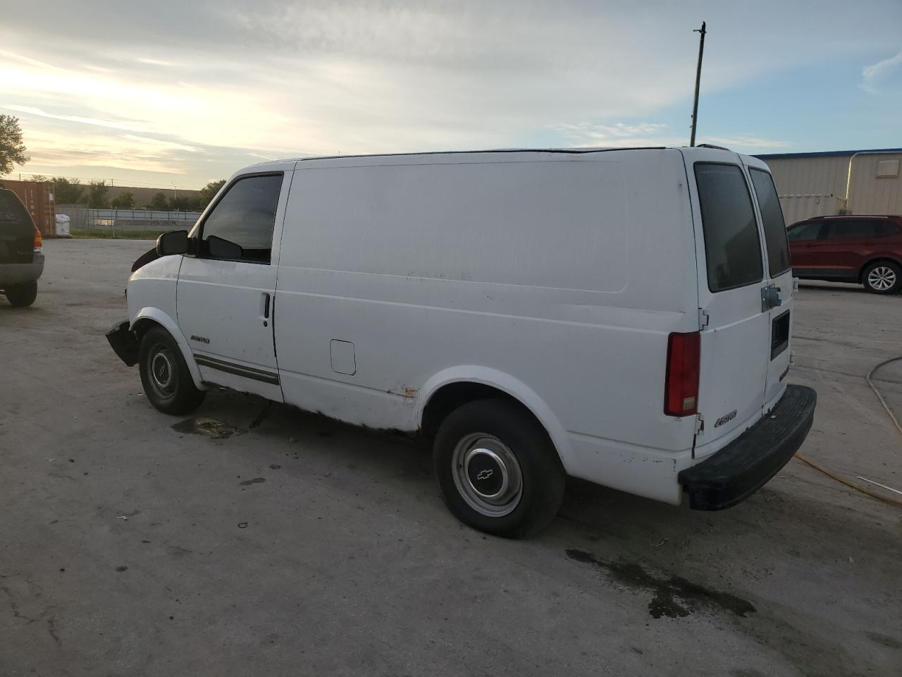 1998 Chevrolet Astro Delivery Van - Image 2