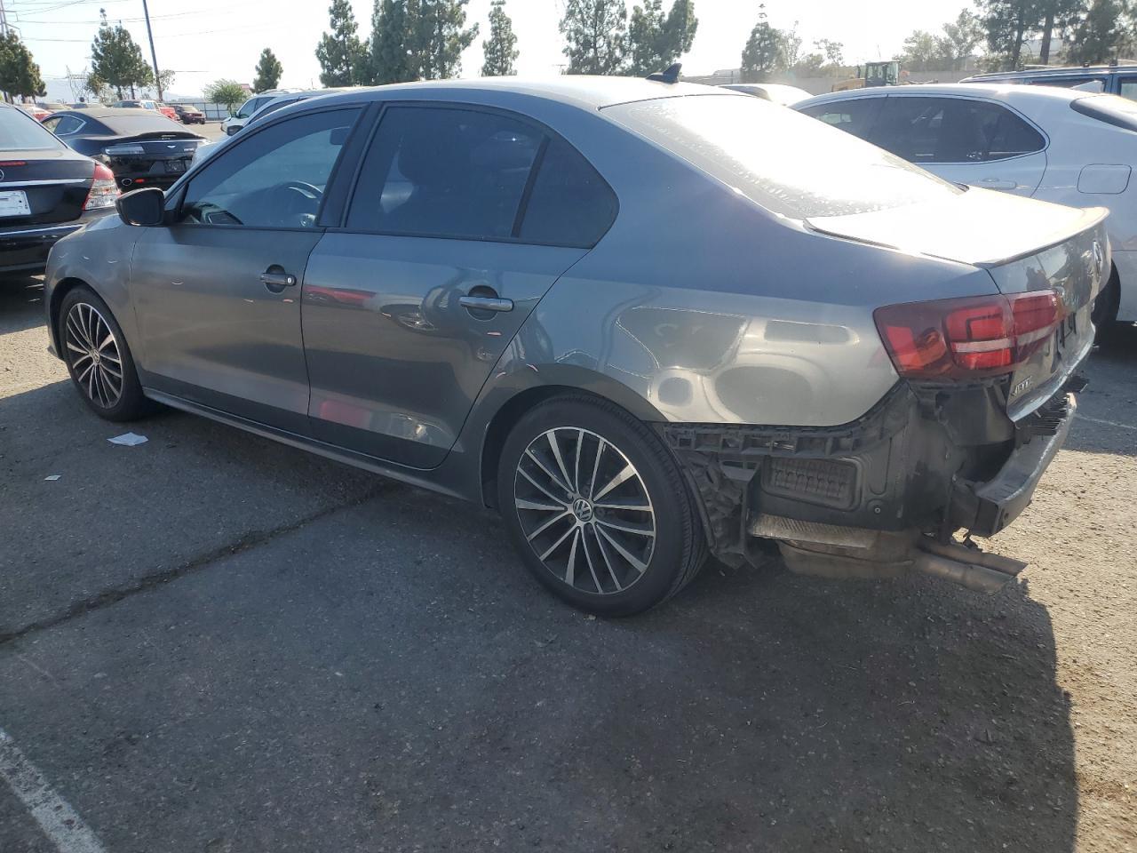 2016 Volkswagen Jetta Sport - Image 2