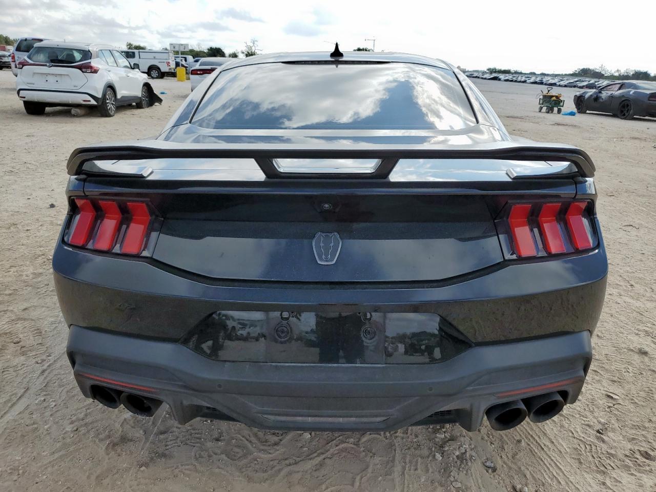2024 Ford Mustang Dark Horse - Фото 6