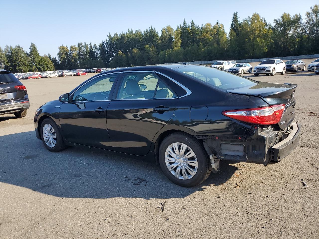 2016 Toyota Camry Hybrid - Image 2