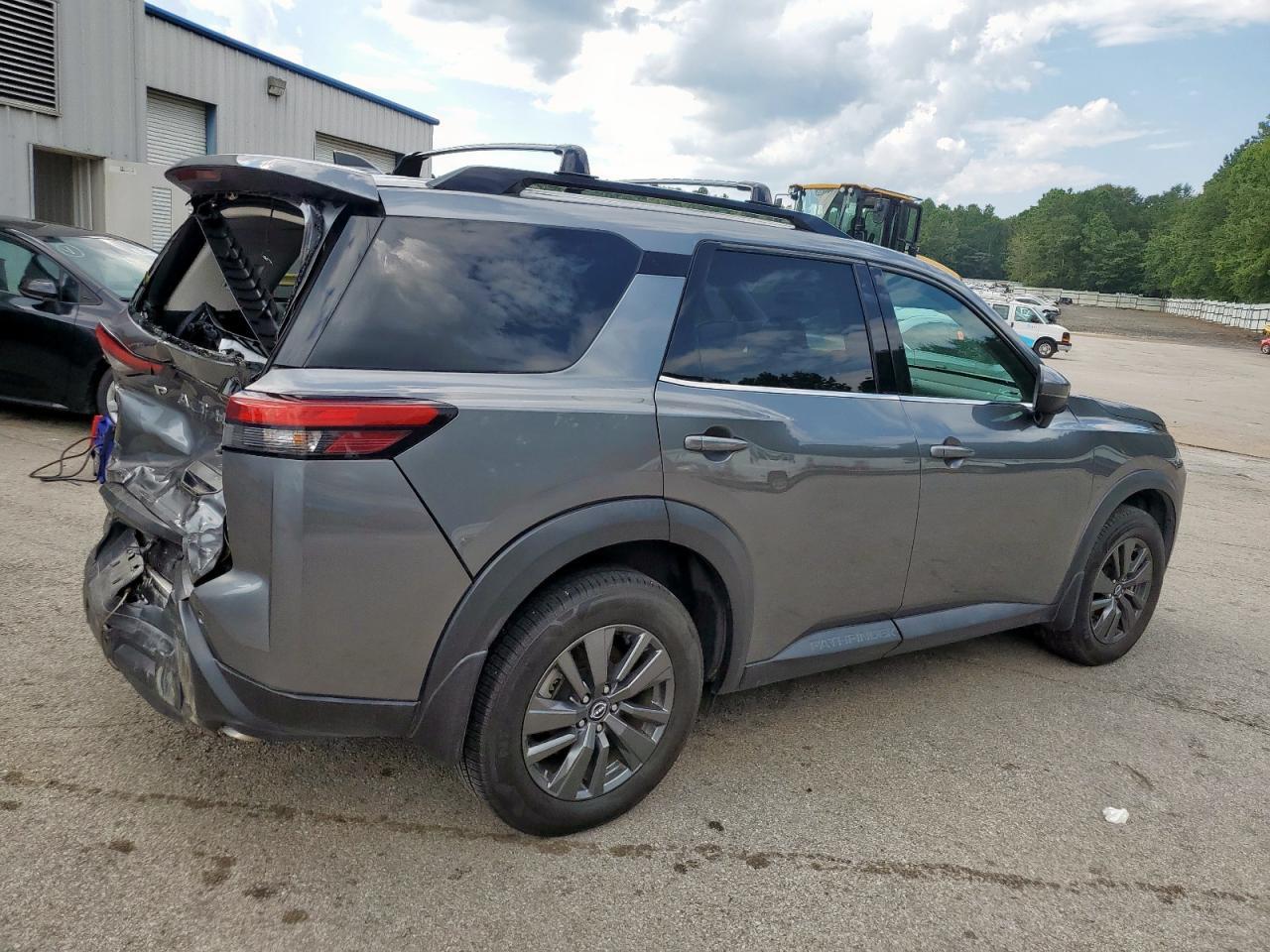 2022 Nissan Pathfinder Sv - Image 3